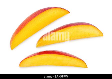 Mangoblätter isoliert auf weißem Hintergrund mit voller Schärfentiefe. Draufsicht. Flache Lagen Stockfoto