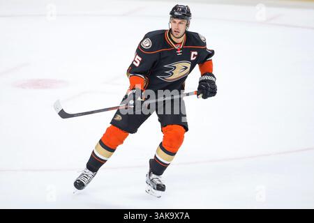 20. Oktober 2016: Anaheim Ducks spielen Ryan Getzlaf (15) im NHL-Spiel zwischen den Anaheim Ducks und Philadelphia Flyers im Well Fargo Center in Philadelphia, Pennsylvania. Die Anaheim Ducks gewannen mit 3:2. Christopher SzagolaCal Sport Media (Kreditbild: &Copy; Chris Szagola/CSM via ZUMA Wire) Stockfoto