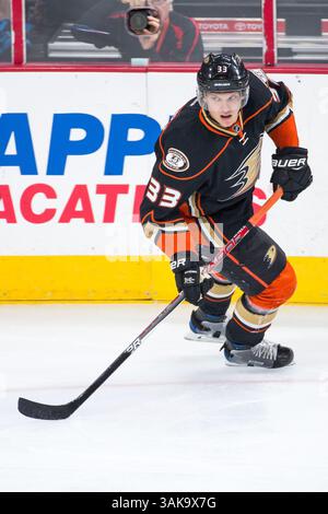 20. Oktober 2016: Anaheim Ducks Rechtsflügel Jakob Silfverberg (33) im NHL-Spiel zwischen den Anaheim Ducks und Philadelphia Flyers im Well Fargo Center in Philadelphia, Pennsylvania. Die Anaheim Ducks gewannen mit 3:2. Christopher SzagolaCal Sport Media (Kreditbild: &Copy; Chris Szagola/CSM via ZUMA Wire) Stockfoto