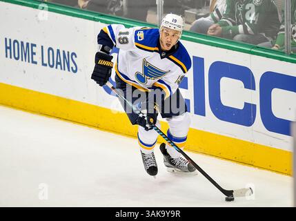 Dezember 2016.St. Louis Blues Verteidiger Jay Bouwmeester (19) mit dem Puck während eines Spiels zwischen den St Louis Blues und den Dallas Stars im American Airlines Center in Dallas Texas. Manny Flores/Cal Sport Media Stockfoto