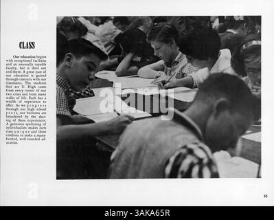 Das Jahrbuch Bisbila von der University High School 1959 fasst die akademischen und außerschulischen Höhepunkte des Schuljahres 1958-1959 zusammen, darunter Leichtathletik, Vereine und Schüleraktivitäten. Stockfoto