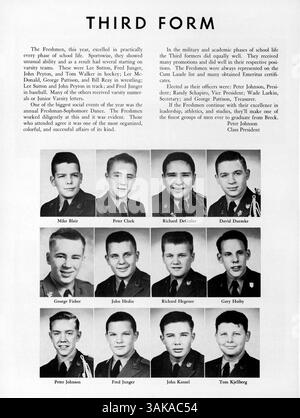 Das „Mustang“ Jahrbuch 1959 der Breck School erfasst die bedeutenden Ereignisse des Schuljahres 1958-1959 und hebt Sport, außerschulische Aktivitäten und Leistungen der Schüler hervor. Stockfoto