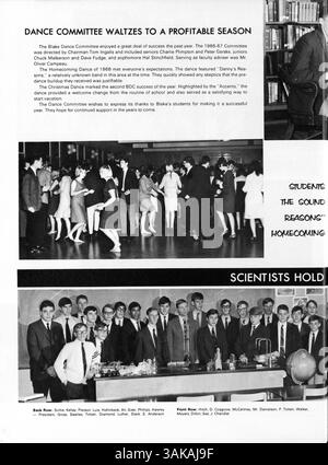 Diese Ausgabe des Blake Yearbook mit dem Titel „Call O' Pan“ spiegelt die Erfahrungen von Schülern und Lehrern der Blake High School während des Schuljahres 1966-1967 wider, einschließlich akademischer und außerschulischer Höhepunkte. Stockfoto