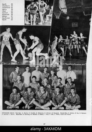 Dieses Jahrbuch „The Cardinal“ 1953 dokumentiert das Leben der Studenten, die Lehrkräfte, den Sport, die Vereine und wichtige Veranstaltungen an der Marshall High School während des akademischen Jahres 1952-1953. Stockfoto