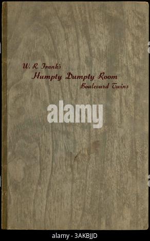 Dieses Menü von W.R. Frank's Humpty Dumpty Room verfügt über einen Kunstholzdruck in Grau mit roter Tinte. Es bietet verschiedene Speisemöglichkeiten, darunter Eisbecher, Eiscreme, Limonadenbrunnen, Steaks, Hauptgerichte, Waffeln, Pfannkuchen, Salate, Sandwiches und Burger. Der mit einem Clip angebrachte Einsatz zeigt die Optionen für das Abendessen. Das Menüdesign umfasst vier Seiten mit grüner Tinte auf weißem Papier und Klebeband auf der Außenseite. Stockfoto