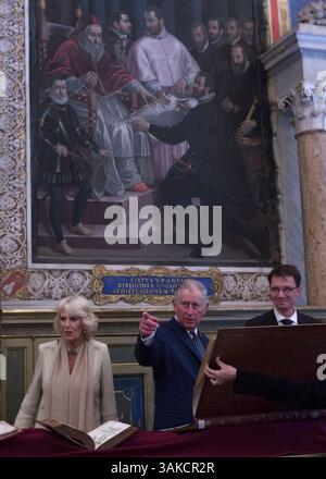 4. April 2017 - Staat Vatikanstadt (Heiliger Stuhl) - der britische PRINZ CHARLES und seine Frau CAMILLA, Herzogin von Cornwall, besuchen die Vatikanische Apostolische Bibliothek vor einer privaten Audienz mit Papst Franziskus im Vatikan. (Foto: © Evandro Inetti Via ZUMA Wire) Stockfoto