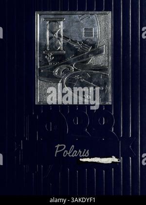 Das Polaris Jahrbuch 1988 der North High School dokumentiert die Schüler, Lehrer, Sportmannschaften, Vereine und Veranstaltungen des Schuljahres 1987-1988. Stockfoto