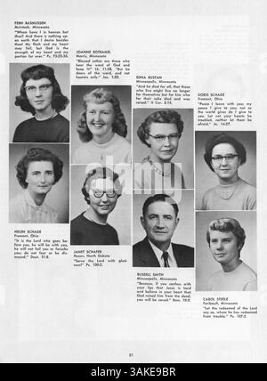 Das Jahrbuch Reflector von 1957 zeigt die Schüler, Lehrkräfte und Veranstaltungen des Lutherischen Bibelinstituts aus dem Schuljahr 1956-1957. Stockfoto