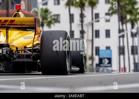 Long Beach, CA, USA. April 2025. Der Fahrer DER NTT INDYCAR-SERIE, ALEX PALOU (10) (ESP) aus Barcelona, Spanien, qualifiziert sich für den Acura Grand Prix von Long Beach in den Straßen von Long Beach in Long Beach, CA. (Kreditbild: © Walter G. Arce Sr./ASP Via ZUMA Press Wire) NUR FÜR REDAKTIONELLE VERWENDUNG! Nicht für kommerzielle ZWECKE! Stockfoto