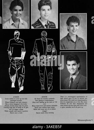 Das Jahrbuch „A Touch of Class“ von Orono High für das Jahr 1987 fasst das Wesen des akademischen Jahres 1986-1987 mit Schülern, Lehrern, Clubs, Leichtathletik, und unvergessliche Momente in der Geschichte der Schule. Stockfoto