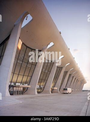 Februar 2017 - Flughafenterminal, Dulles International Airport, Chantilly, Virginia, USA, entworfen von Eero Saarinen, fotografiert von Balthazar, Korab, 1964 (Foto: © Circa Images/Glasshouse Via ZUMA Wire) Stockfoto