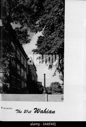 Das Washburn Yearbook 1948 mit dem Titel The Twenty-First Wahian beleuchtet die akademischen, sportlichen und sozialen Leistungen der Schüler der Washburn High School im Schuljahr 1947-1948. Stockfoto