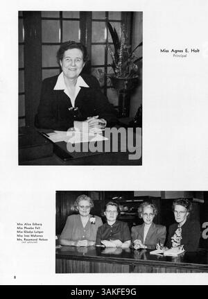 Das Jahrbuch „Hesperian“ 1951 der West High fängt das Wesen des Schülerlebens, der Leichtathletik, der Vereine und der Schulveranstaltungen des Schuljahres 1950-1951 ein. Stockfoto