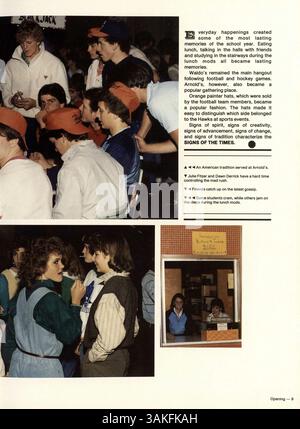 Das Jahrbuch 1985 Talons der Robbinsdale Cooper High School fängt die bedeutendsten Momente des Jahres ein und zeigt Studenten, Dozenten, Leichtathletik und Schulveranstaltungen aus dem akademischen Jahr 1984-1985. Stockfoto