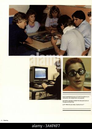 Diese Ausgabe von Talons, das Jahrbuch 1985 der Robbinsdale Cooper High School, reflektiert die Schüler, Lehrkräfte und Veranstaltungen des Schuljahres 1984-1985, einschließlich Leichtathletik und Studentenorganisationen. Stockfoto