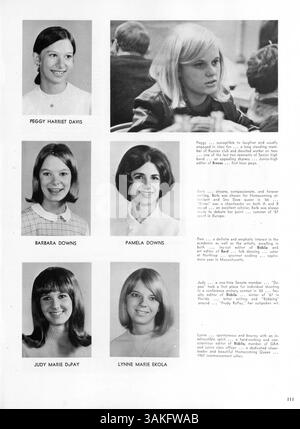 Das Bisbila Jahrbuch 1968 der University High spiegelt das Studentenleben, die Leichtathletik, die Vereine und die Beiträge der afroamerikanischen Studenten wider und erfasst die wichtigsten Momente des Schuljahres 1967-1968. Stockfoto