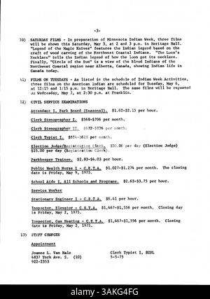 Dieses Bulletin wurde 1975 wöchentlich veröffentlicht und informierte die Mitarbeiter der Minneapolis Public Library über wichtige Updates, betriebliche Änderungen und Personalangelegenheiten. Stockfoto