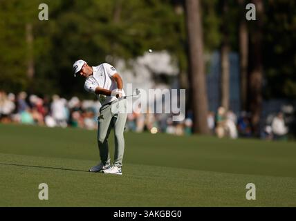 Augusta, Usa. April 2025. Corey Connors aus Kanada. Seinen dritten Schuss auf das 13. Grün während der dritten Runde des Masters Golfturniers 2025 im Augusta National Golf Club in Augusta, Georgia, am Samstag, den 12. April 2025. Foto: Tannen Maury/UPI Credit: UPI/Alamy Live News Stockfoto