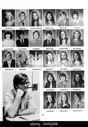 Das Jahrbuch „Contrails“ 1973 der Lindbergh High School zeigt Schüler, Lehrer, Vereine, Leichtathletik und wichtige Veranstaltungen aus dem Schuljahr 1972-1973 im Hennepin County, Minnesota. Stockfoto