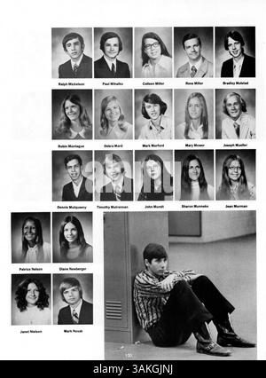 Das Jahrbuch „Contrails“ 1973 der Lindbergh High School zeigt Schüler, Lehrer, Leichtathletik, Clubs und wichtige Veranstaltungen des Schuljahres 1972-1973 in Hennepin County, Minnesota. Stockfoto