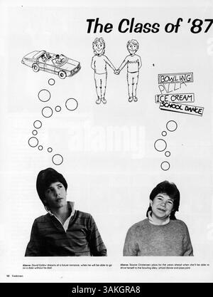 Das Echowan '84 Jahrbuch der St. Louis Park High School dokumentiert die Veranstaltungen, Studenten und Dozenten des akademischen Jahres 1983-1984, einschließlich Schlüsselaktivitäten, Leichtathletik und soziale Momente. Stockfoto