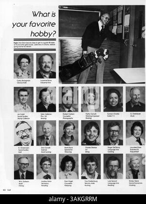 Das Jahrbuch Echowan '84 von der St. Louis Park High School bietet einen Überblick über das Leben von Schülern und Lehrern und zeigt wichtige Veranstaltungen, Sport und Clubaktivitäten während des Schuljahres 1983-1984. Stockfoto