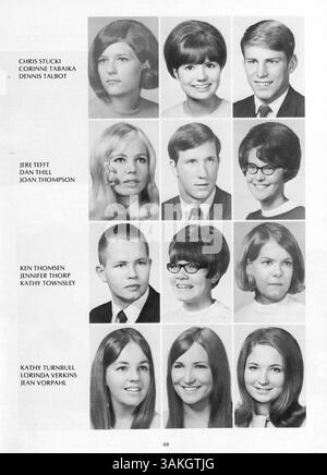 Das Jahrbuch der St. Anthony Village High School 1969 bietet einen umfassenden Einblick in die Schüler, Lehrkräfte und außerschulischen Aktivitäten des Schuljahres 1968-1969. Stockfoto