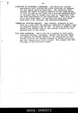 Dieses Dokument ist das wöchentliche Bulletin für Mitarbeiter der Minneapolis Public Library von 1941, das Bibliotheksaktualisierungen und interne Mitteilungen enthält. Stockfoto