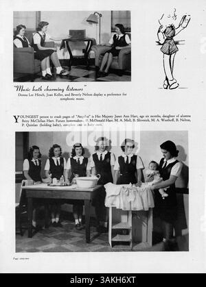 Das Angelus Yearbook 1945 der Academy of Holy Angels erfasst das Leben der Schüler, die Leichtathletik, die Vereine und wichtige Ereignisse aus dem Schuljahr 1944-1945. Stockfoto