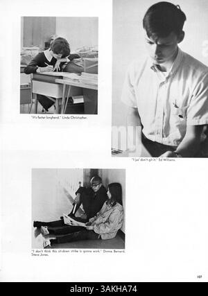 Wayako 69, das Jahrbuch der Wayzata High School 1969, dokumentiert die Aktivitäten von Schülern und Lehrern, sportliche Leistungen, Vereine und Schlüsselveranstaltungen aus dem akademischen Jahr 1968-1969 und bewahrt so die Kultur und den Geist der Schule. Stockfoto