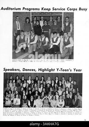 Wayako 69 ist das Jahrbuch der Wayzata High School 1969, das die diesjährigen Studenten, Dozenten, Vereine, Leichtathletik und Schulveranstaltungen aus dem akademischen Jahr 1968-1969 dokumentiert. Stockfoto