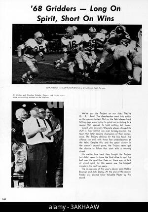 Wayako 69, das Jahrbuch der Wayzata High School 1969, dokumentiert die Schüler, Lehrkräfte, Sportmannschaften, Schulvereine, und bemerkenswerte Ereignisse des akademischen Jahres 1968-1969. Stockfoto