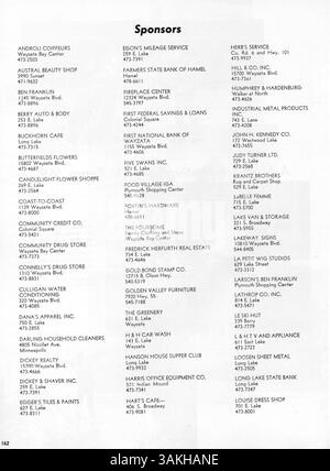 Wayako 69 ist das Jahrbuch 1969 der Wayzata High School, das die Erfahrungen von Schülern, Lehrern, Leichtathletik, Vereinen und wichtigen Veranstaltungen im Schuljahr 1968-1969 dokumentiert und die Kultur und Errungenschaften der Schule bewahrt. Stockfoto