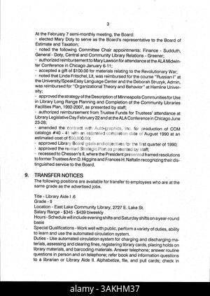 Das 1990 Official Bulletin der Minneapolis Public Library ist eine wöchentliche Publikation für Bibliotheksangehörige, die interne Ankündigungen und Updates enthält. Stockfoto