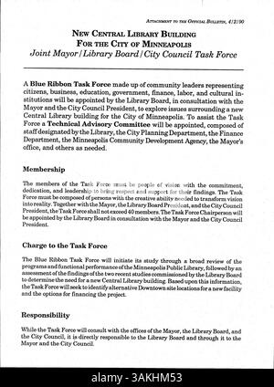 Die Ausgabe 1990 des offiziellen Bulletins der Minneapolis Public Library, einer wöchentlichen Publikation, die die Mitarbeiter über Updates, Neuigkeiten und interne Bibliotheksereignisse auf dem Laufenden halten soll. Stockfoto