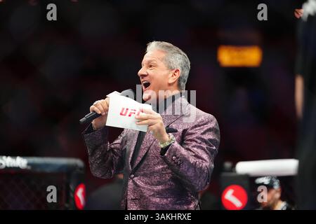 Miami, FL, Miami, FL, USA. April 2025. MIAMI, FL - 12. APRIL: Bruce Buffer auf der UFC 314 - Volkanovski vs Lopes im Kesaya Center am 12. April 2025 in Miami, FL (Foto: Louis Grasse/PxImages) (Credit Image: © Louis Grasse/PX Imagens via ZUMA Press Wire) NUR REDAKTIONELLE VERWENDUNG! Nicht für kommerzielle ZWECKE! Stockfoto