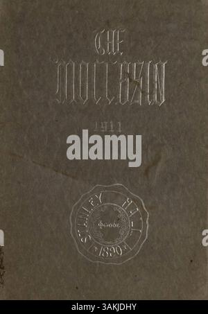 Das Stanley Hall Jahrbuch 1911 mit dem Titel The Moccasin dokumentiert die Schüler, Lehrer und Veranstaltungen des Schuljahres 1910-1911 in Stanley Hall. Stockfoto
