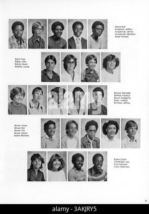 Das Jahrbuch „Eighty Two Centralian“ 1982 der Central High behandelt die Schüler, Lehrer, Vereine, Leichtathletik und die wichtigsten Ereignisse des Schuljahres 1981-1982. Stockfoto