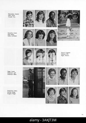 Das Jahrbuch „Eighty Two Centralian“ der Central High School dokumentiert die Leistungen der Schüler, die Höhepunkte der Lehrer, die Vereinsaktivitäten und Sportveranstaltungen aus dem Schuljahr 1981-1982. Stockfoto