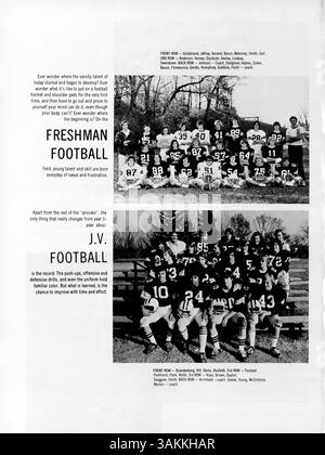 Dieses Jahrbuch „Bravura“ von der Blake High School 1975 dokumentiert die Geschichte der Schüler, der Lehrkräfte, der Leichtathletik, der Vereine und der afroamerikanischen Geschichte während des akademischen Jahres 1974-1975. Stockfoto