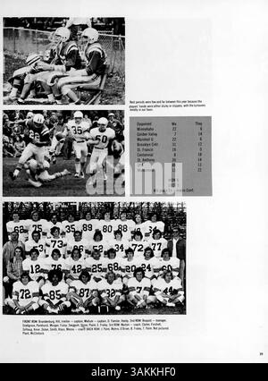 Dieses Jahrbuch „Bravura“ von der Blake High School 1975 spiegelt das vielfältige Leben und die Aktivitäten der Schüler wider und dokumentiert Leichtathletik, Clubs, Lehrkräfte und afroamerikanische Geschichte. Stockfoto