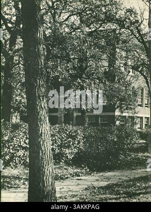 Diese Ausgabe 1960 des Jahrbuchs der Minnehaha Academy, Antler 1960, zeigt Schüler, Lehrer, Clubs, leichtathletik und bedeutende Ereignisse aus dem Schuljahr 1959-1960. Stockfoto