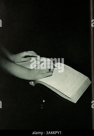 Das Jahrbuch „Antler“ der Minnehaha Academy 1960 zeigt Schüler, Lehrer, Sport, Schulvereine und bemerkenswerte Veranstaltungen aus dem akademischen Jahr 1959-1960. Stockfoto