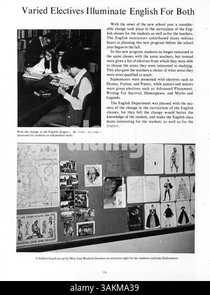 Die Ausgabe 1971 des Hesperian Yearbook dokumentiert die Leistungen, Aktivitäten und Veranstaltungen der Schülerschaft aus dem akademischen Jahr 1970-1971 mit einem Schwerpunkt auf der Rolle afroamerikanischer Schüler im Schulleben und der kulturellen Entwicklung. Stockfoto