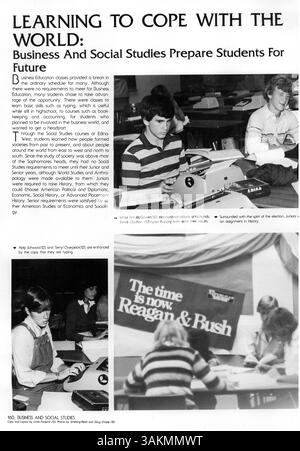 Das Windigo Jahrbuch 1981 der Edina West High School erinnert an das Schuljahr mit Schülerporträts, sportlichen Leistungen, Clubaktivitäten und Beiträgen der Fakultät für die Schulgemeinschaft. Stockfoto