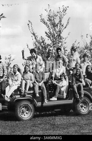 Das Windigo Jahrbuch 1981 von der Edina West High School zeigt Leistungen von Studenten und Dozenten, außerschulische Aktivitäten, Leichtathletik und wichtige Ereignisse, die das Schuljahr geprägt haben. Stockfoto