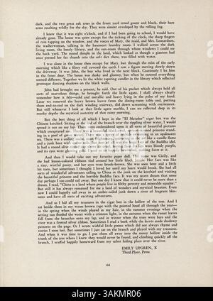 Tatler, die Ausgabe 1945 des Northrop Collegiate Yearbook, zeigt die wichtigsten Ereignisse, Schulaktivitäten, Schülerporträts und sportlichen Höhepunkte des Studienjahres 1944-1945 an der Northrop High School. Stockfoto