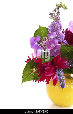 Garten Blume Bouquet mit Hydrangea Kosmos und andere Stockfoto