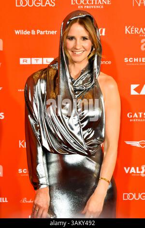 Mareile Hoeppner TV Moderatorin zu Gast auf dem roten Teppich beim 28.SPA Awards im Hotel Steigenberger auf dem Petersberg in Königswinter bei Bonn am 12.04.2025 NRW Deutschland *** Mareile Hoeppner TV Moderatorin als Gast auf dem roten Teppich bei den 28 SPA Awards im Hotel Steigenberger auf dem Petersberg in Königswinter bei Bonn am 12 04 2025 NRW Deutschland Stockfoto