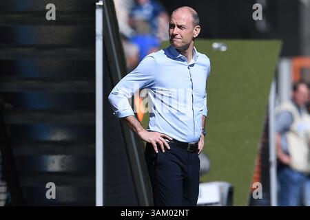 Fußball 1. Bundesliga 29. Spieltag VfL Bochum - FC Augsburg am 12.04.2025 im Vonovia Ruhrstadion Bochum Jess Thorup ( Trainer / Cheftrainer Augsburg ) DFL-Vorschriften verbieten jede Verwendung von Fotografien als Bildsequenzen und/oder Quasi-Video. Foto: Revierfoto Stockfoto